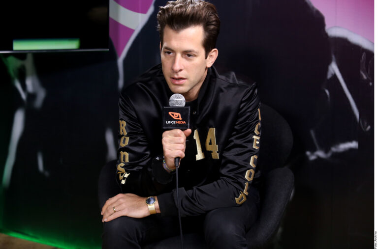 Se ofrece Mark Ronson para ser DJ en boda de Swift y Kelce