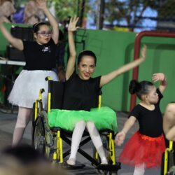 Viven una “Fiesta Mexicana” en la Saltillo 20003