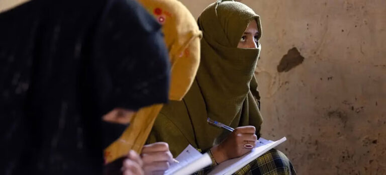 Afganistán: cuatro años sin educación para niñas y una nación al borde del colapso