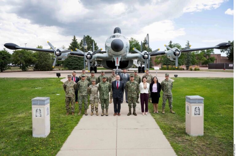 Afinan Ejército y Marina intercambio de información con EU