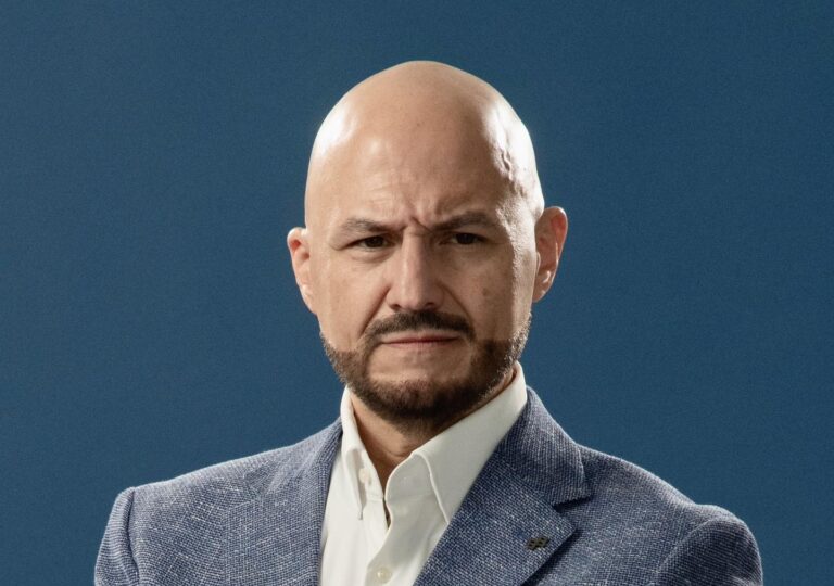 Asaltan al famoso hipnotista John Milton en Sinaloa