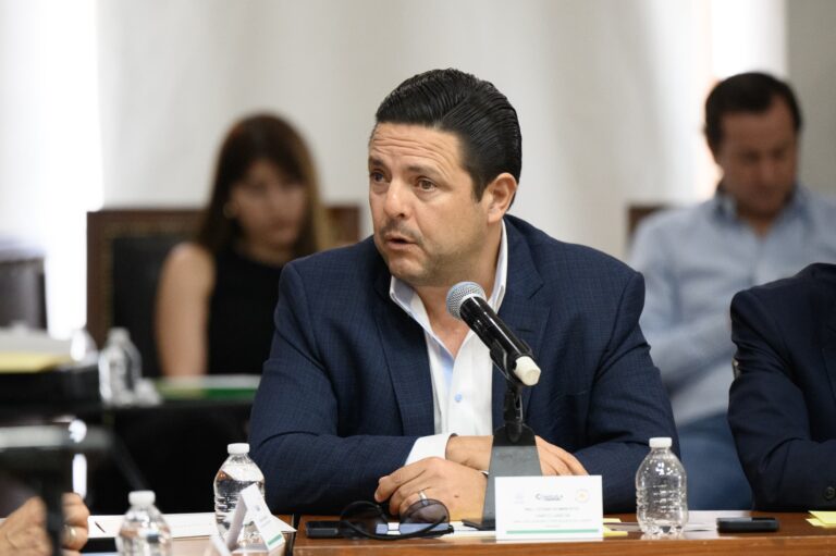 Avala empresario César Cantú programa “Aquí Vamos Gratis” del alcalde Javier Díaz