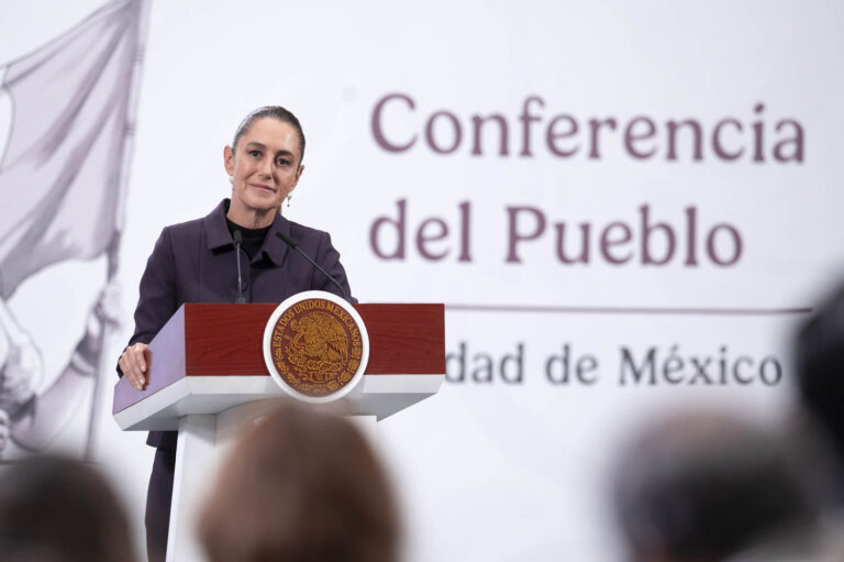 Dice Sheinbaum que es buena noticia que mexicano compre Banamex