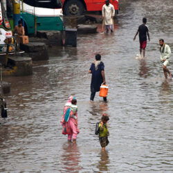 PAKISTAN-LAHORE-LLUVIA DE MONZON-INUNDACION