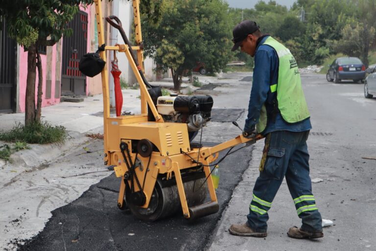 Intensifica Saltillo acciones de bacheo por toda la ciudad