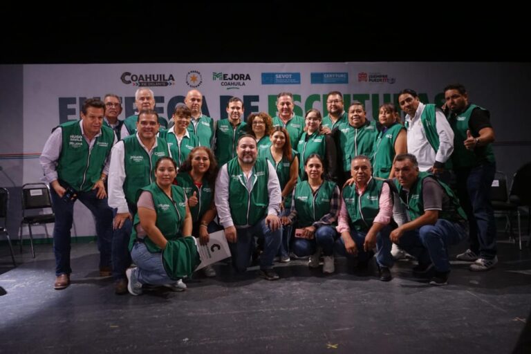 Mejora Coahuila sigue entregando escrituras a bajo costo