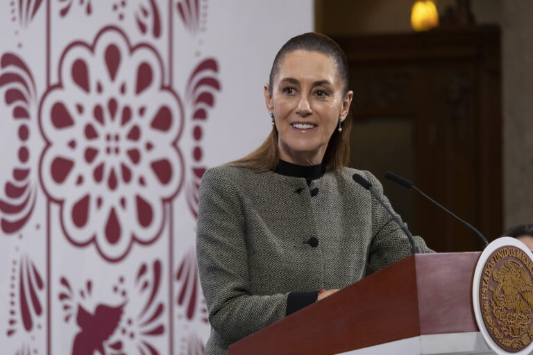 Niega Sheinbaum pesquisas en México contra Luz del Mundo