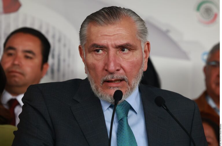 Presentan solicitud de juicio político a Adán Augusto