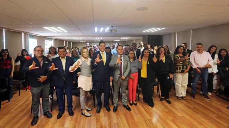 Rinde su tercer informe de actividades el Director de la Facultad de Mercadotecnia de la UA de C