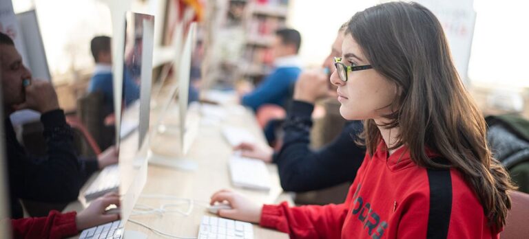 Se necesitan unos 2.7 billones de dólares para conectar a toda la humanidad en 2030