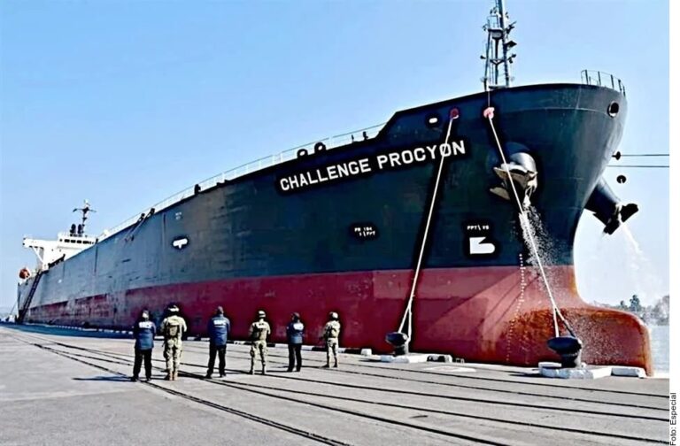 Se suicida marino que recibió 100 mil por huachi-buque