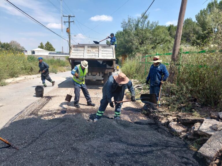 Sigue bacheo por todo Saltillo