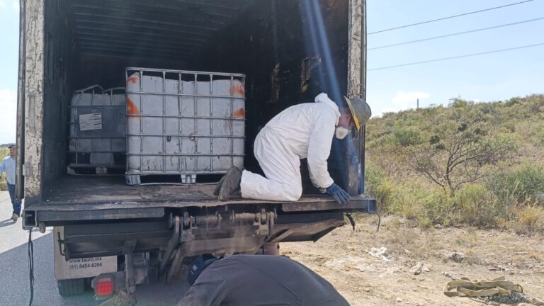 Tras denuncia del alcalde, retiran toneladas de pilas abandonadas en Ramos Arizpe