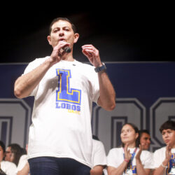 uadec da la bienvenida 8