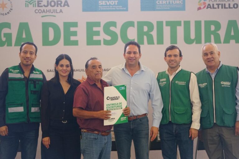 Más de 700 familias saltillenses ya cuentan con certeza jurídica sobre su patrimonio