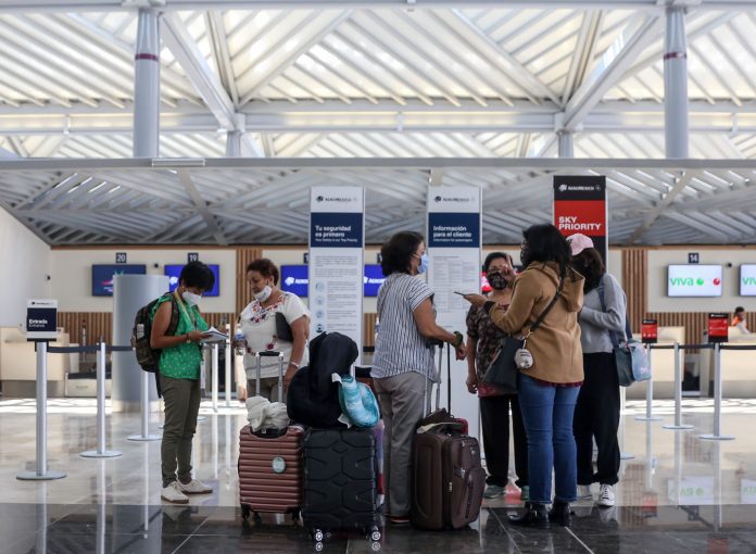 Advierten repercusiones del veto aéreo de Trump a México