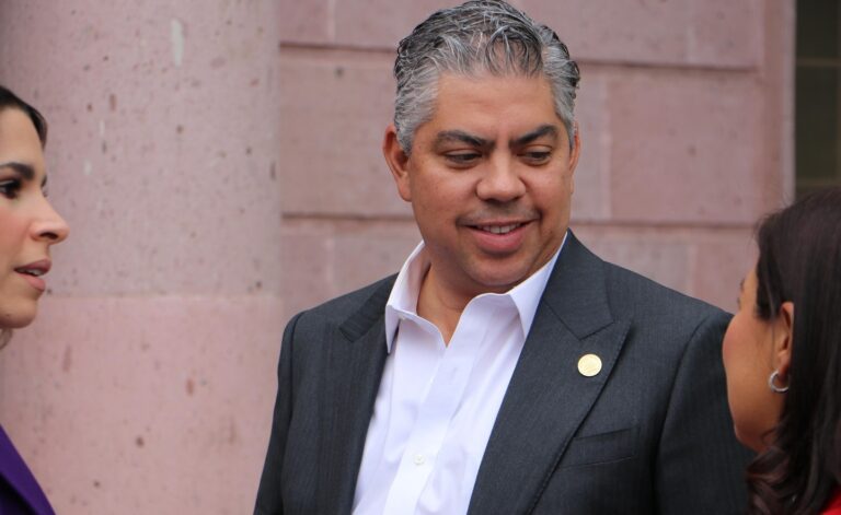 Alfredo Paredes urge reactivar AHMSA priorizando el pago a los trabajadores