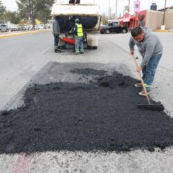 Bachea programa ‘Aquí Andamos’ en la Saltillo 2000