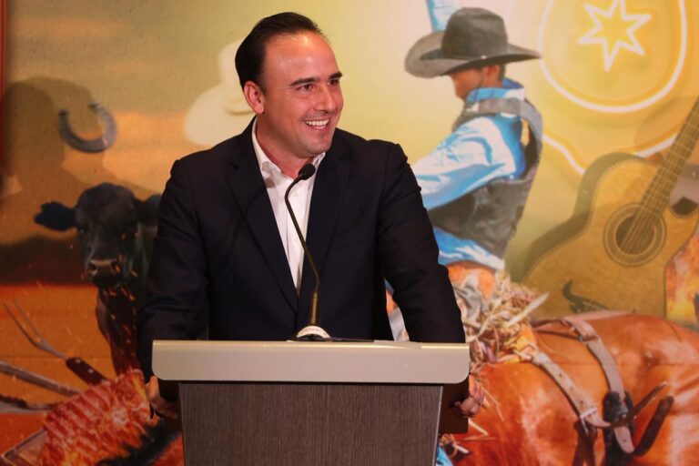 Presentan Rodeo Saltillo y Ruta vinos y Dinos en Texas