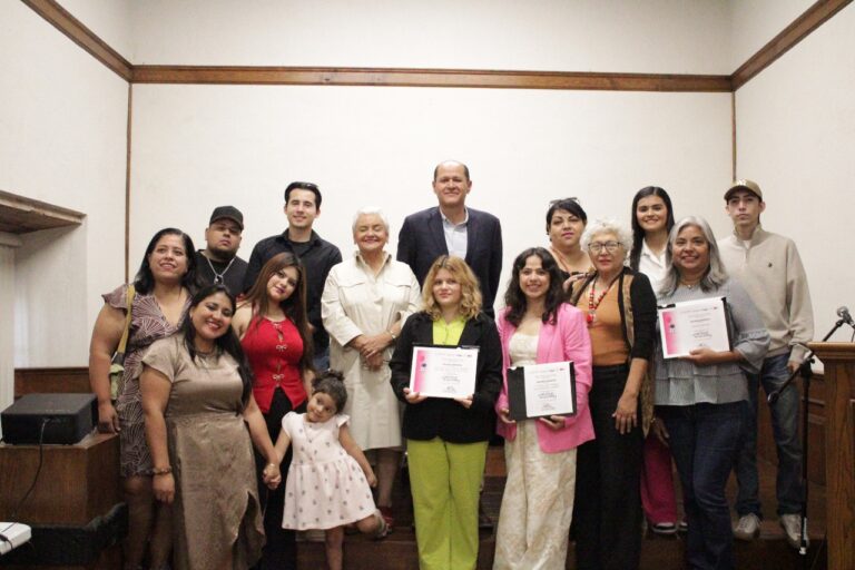 Coahuila premia la creatividad y el talento con “Fotogramas del desierto” y “Un viaje a la Luna”