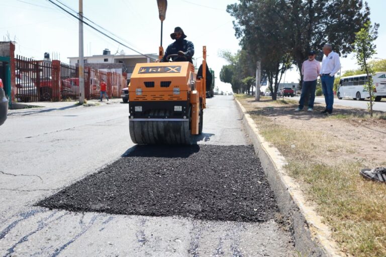 Continúa Javier Díaz acciones de bacheo por todo Saltillo