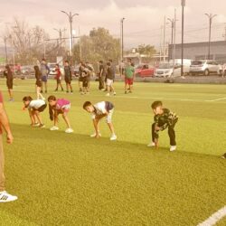 Disciplina y trabajo en equipo; Cougars Rac invita a niños de Ramos Arizpe a vivir el fútbol americano sin costo2