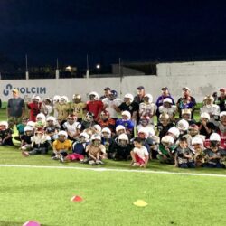 Disciplina y trabajo en equipo; Cougars Rac invita a niños de Ramos Arizpe a vivir el fútbol americano sin costo3