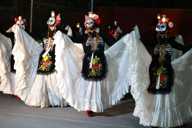 Disfrutan en la Saltillo 2000 “Historias de vida y muerte”