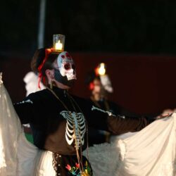 Disfrutan en la Saltillo 2000 “Historias de vida y muerte”1