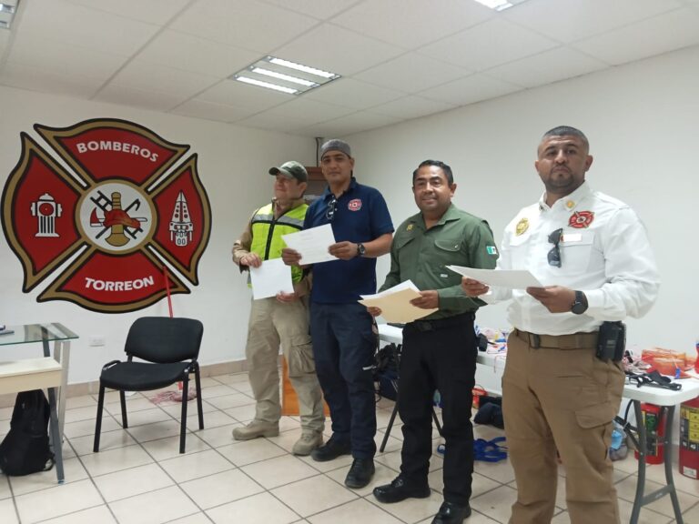 Elementos del Cuerpo de Bomberos de Torreón toman curso «Stop the Bleed»