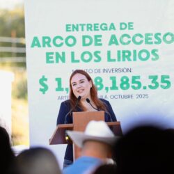 Entrega alcaldesa Ana Karen Arco de Bienvenida en Los Lirios2