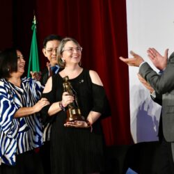 Entregan reconocimientos a notarias y notarios con más de 30 años de labor en Coahuila