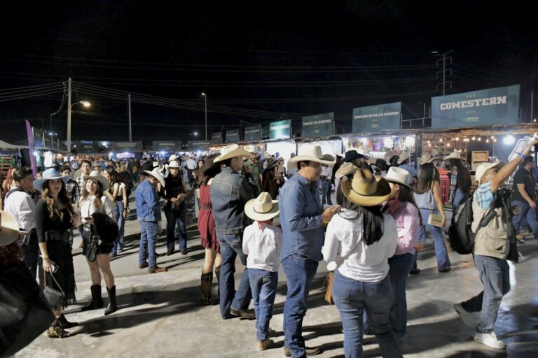 Familias disfrutan al máximo el segundo día del Rodeo Saltillo 2025