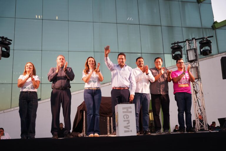 Impulsan Javier y Luly acciones por la salud mental