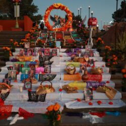 Inauguran Magno Altar de Muertos 2025 en escalinatas del Parque Las Maravillas8