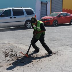 Intensifica Saltillo labores de bacheo en Valle Verde3