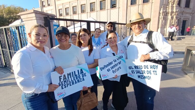 Marchan en Saltillo a favor de la vida