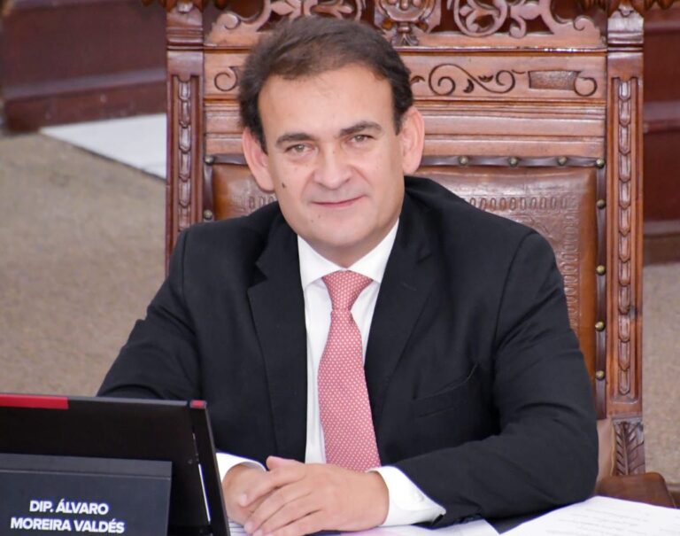 Plantean tipificar delitos contra trabajadores de la educación en Coahuila