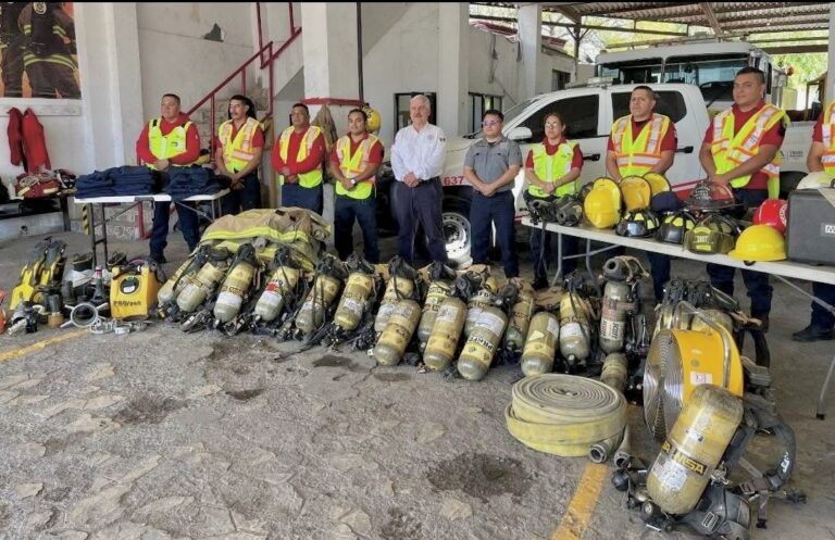 Reciben bomberos de Ramos Arizpe moderno equipo donado por Fundación 911