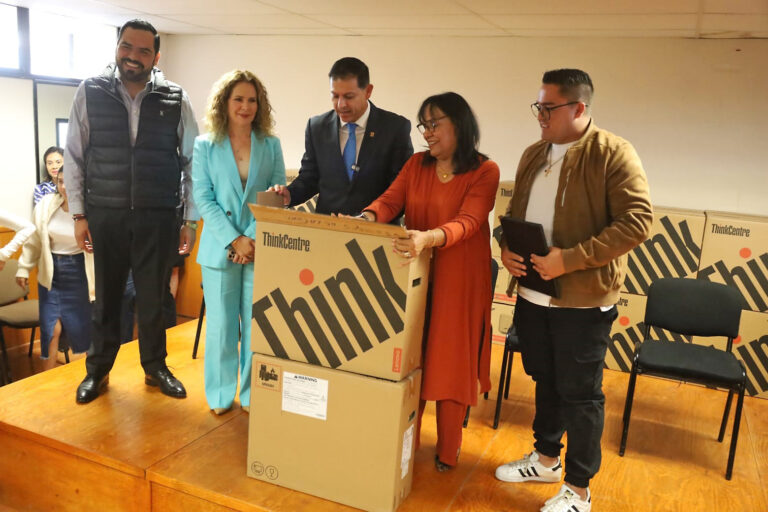 Reciben equipo y mobiliario la Escuela de Ciencias de la Comunidad y la Facultad de Ciencias Biológicas de la UAdeC UL