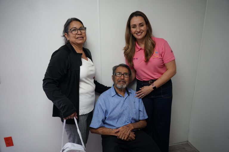 Suma Amor en Movimiento 3 mil 563 lentes entregados