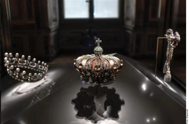Valúan en más de mil 880 mdp joyas robadas en el Louvre