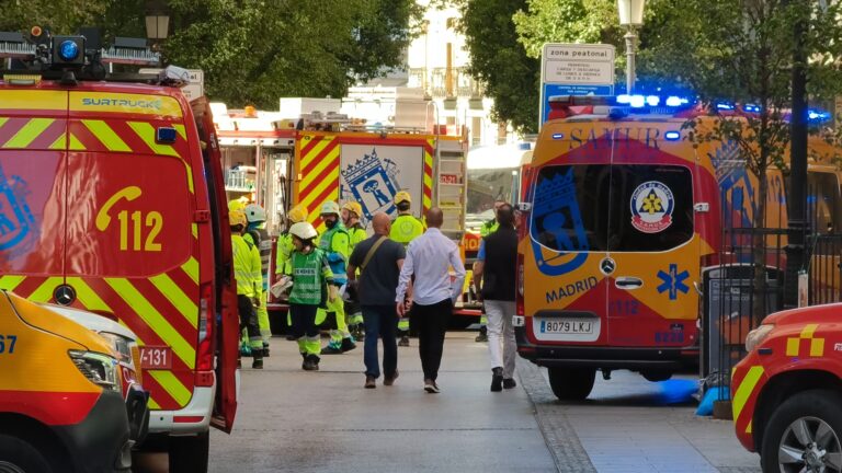 Colapso de edificio en centro de Madrid, España, deja varias personas atrapadas