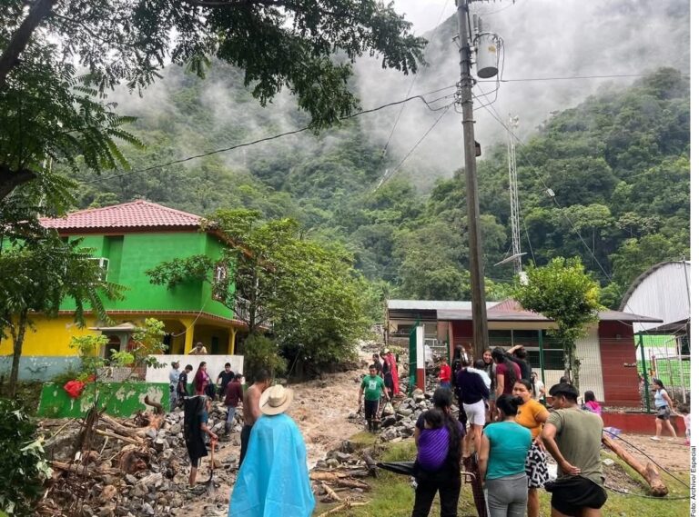 Dejan lluvias sin clases a 743 mil alumnos en el país