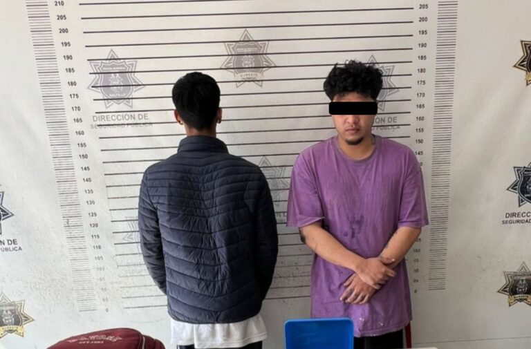 Detiene Comisaría a dos por grafitear carros en Saltillo; hay varios afectados