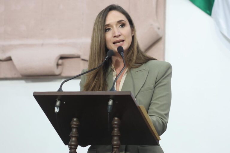 Edna Dávalos pide garantizar acceso bancario efectivo a adultos mayores en Coahuila