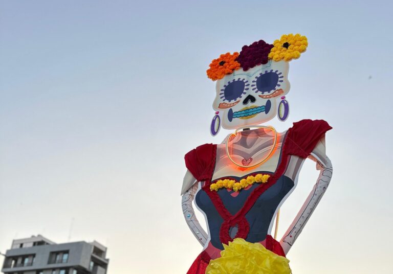 El arte monumental de José Luis Ponce engalanará el Desfile de Día de Muertos 2025 en Torreón