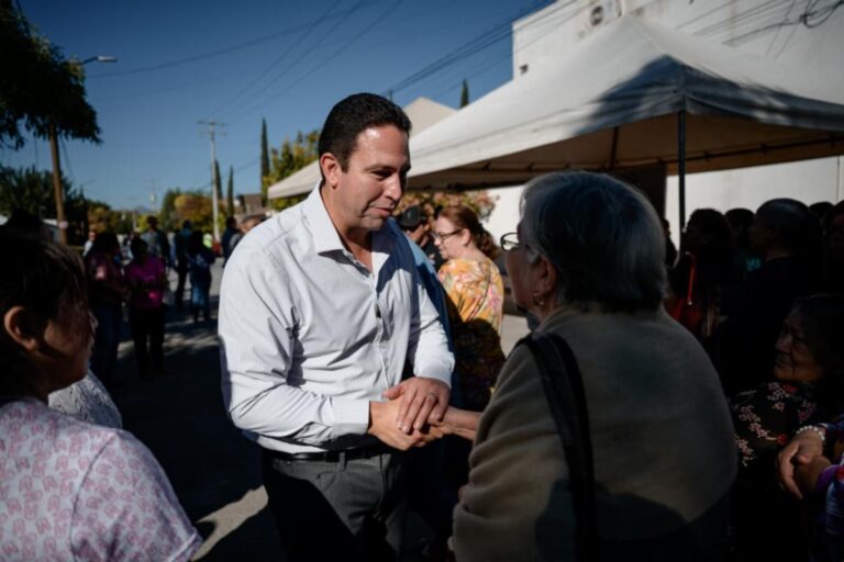 Entrega Javier Díaz una obra más de repavimentación