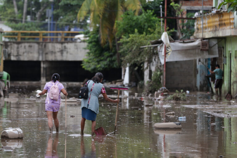 Estiman 100 mil viviendas afectadas en México por lluvias