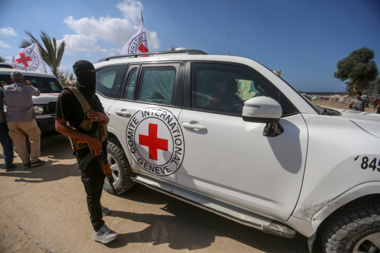 Evacua OMS a más de 40 pacientes críticos de Gaza